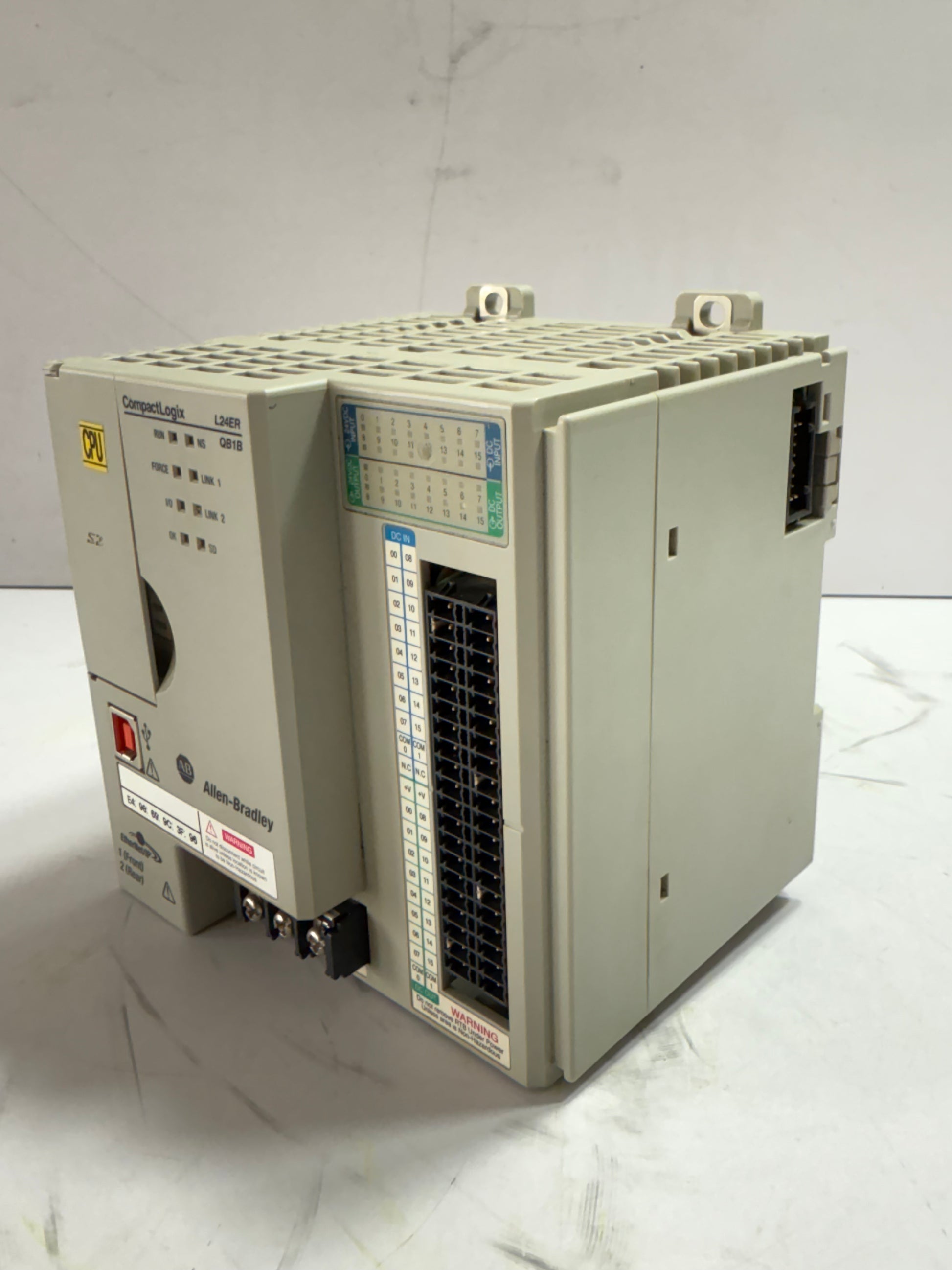 ALLEN BRADLEY 1769-L24ER-QB1B COMPACTLOGIX 750KB D I/O CONTROLLER